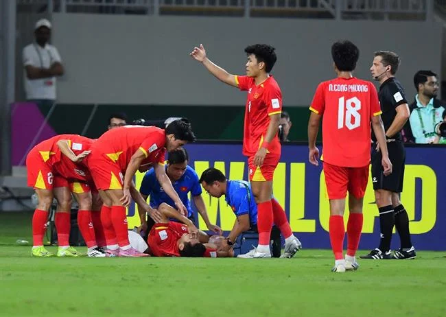 Hình ảnh minh họa một người đang liên hệ với bộ phận hỗ trợ khách hàng, đại diện cho kênh liên hệ DPO của jb88 hiện đang mở